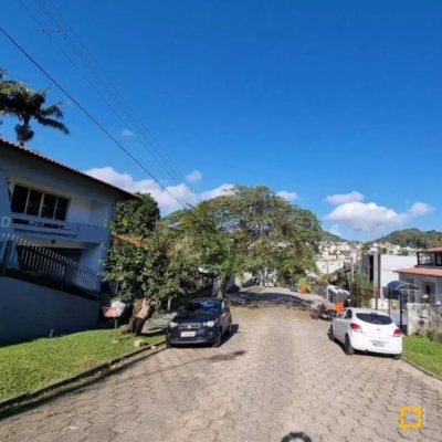 Terrenos Residenciais com 456m², no bairro Carvoeira em Florianópolis