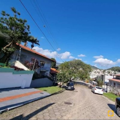 Terrenos Residenciais com 456m², no bairro Carvoeira em Florianópolis