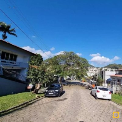 Terrenos Residenciais com 456m², no bairro Carvoeira em Florianópolis
