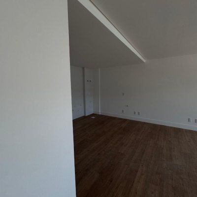 Apartamentos com 49m², 1 quarto, no bairro Monte Verde em Florianópolis