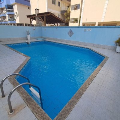 Cobertura com 172m², 3 quartos, 1 suíte, 2 garagens, no bairro Ingleses do Rio Vermelho em Florianópolis