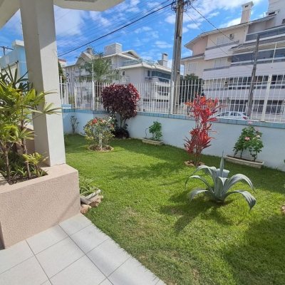 Cobertura com 172m², 3 quartos, 1 suíte, 2 garagens, no bairro Ingleses do Rio Vermelho em Florianópolis