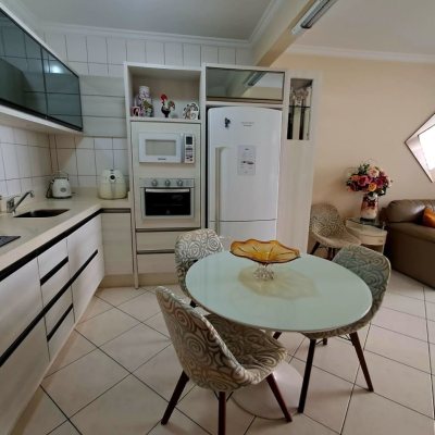 Cobertura com 172m², 3 quartos, 1 suíte, 2 garagens, no bairro Ingleses do Rio Vermelho em Florianópolis
