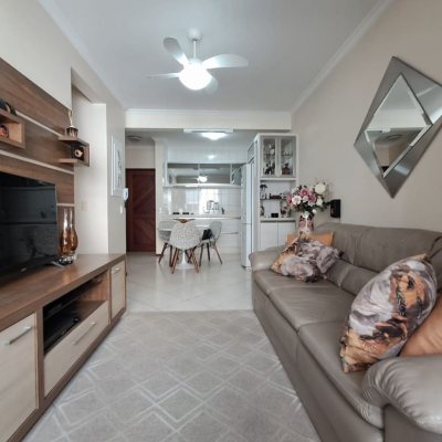 Cobertura com 172m², 3 quartos, 1 suíte, 2 garagens, no bairro Ingleses do Rio Vermelho em Florianópolis