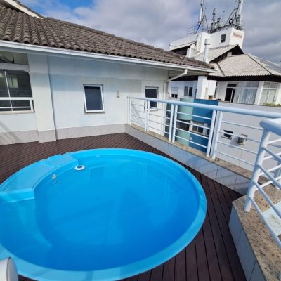 Cobertura com 172m², 3 quartos, 1 suíte, 2 garagens, no bairro Ingleses do Rio Vermelho em Florianópolis