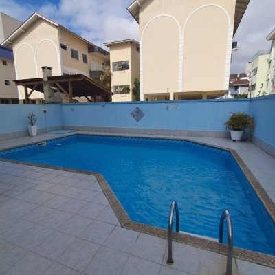 Cobertura com 172m², 3 quartos, 1 suíte, 2 garagens, no bairro Ingleses do Rio Vermelho em Florianópolis