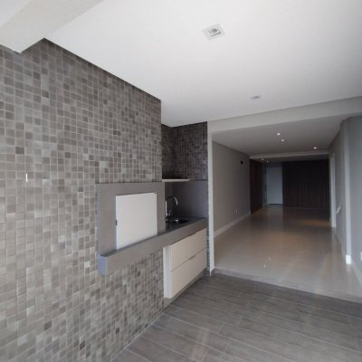 Apartamentos com 125m², 3 quartos, 3 suítes, 2 garagens, no bairro Kobrasol em São José