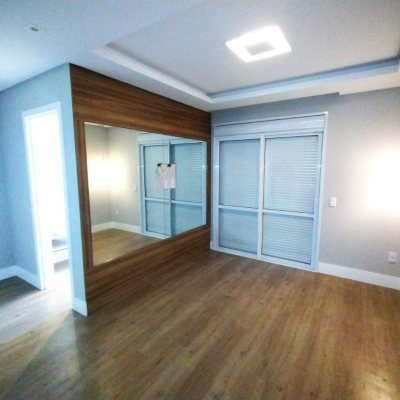 Apartamentos com 125m², 3 quartos, 3 suítes, 2 garagens, no bairro Kobrasol em São José