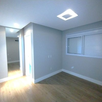 Apartamentos com 125m², 3 quartos, 3 suítes, 2 garagens, no bairro Kobrasol em São José