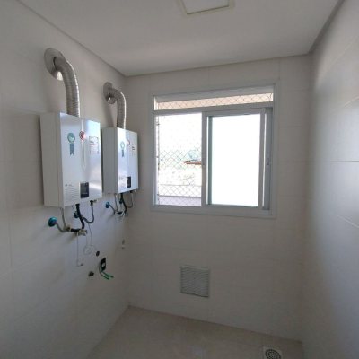 Apartamentos com 125m², 3 quartos, 3 suítes, 2 garagens, no bairro Kobrasol em São José