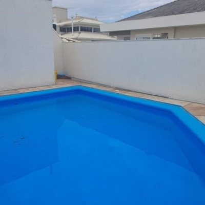 Cobertura com 198m², 4 quartos, 2 suítes, 2 garagens, no bairro Ingleses do Rio Vermelho em Florianópolis