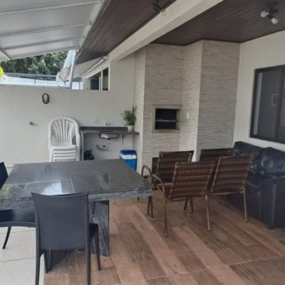 Cobertura com 198m², 4 quartos, 2 suítes, 2 garagens, no bairro Ingleses do Rio Vermelho em Florianópolis