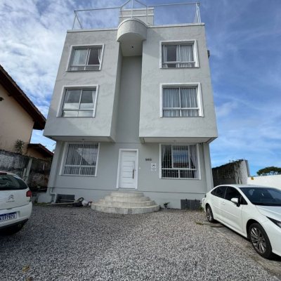 Predio com 307m², 6 garagens, no bairro Trindade em Florianópolis