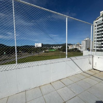 Predio com 307m², 6 garagens, no bairro Trindade em Florianópolis