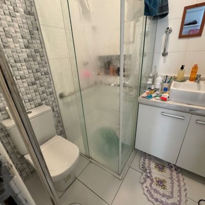 Predio com 307m², 6 garagens, no bairro Trindade em Florianópolis