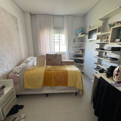 Predio com 307m², 6 garagens, no bairro Trindade em Florianópolis