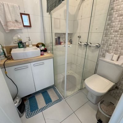 Predio com 307m², 6 garagens, no bairro Trindade em Florianópolis