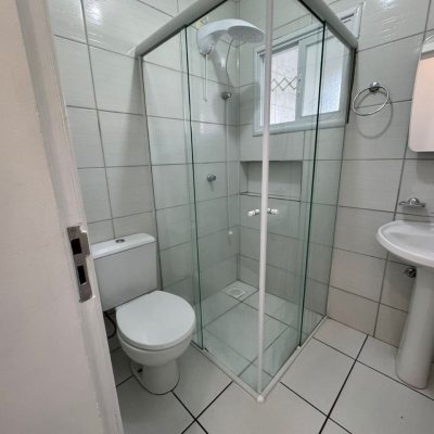 Predio com 307m², 6 garagens, no bairro Trindade em Florianópolis