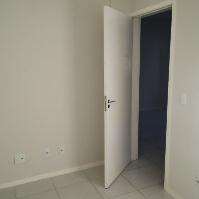 Apartamentos com 58m², 2 quartos, 1 garagem, no bairro Aririu em Palhoça