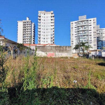 Terreno Comercial/Residencial com 540m², no bairro Barreiros em São José