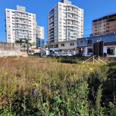 Terreno Comercial/Residencial com 540m², no bairro Barreiros em São José