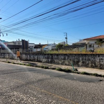 Terreno Comercial/Residencial com 540m², no bairro Barreiros em São José