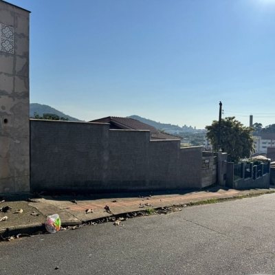 Terrenos Residenciais com 360m², no bairro Real Parque em São José