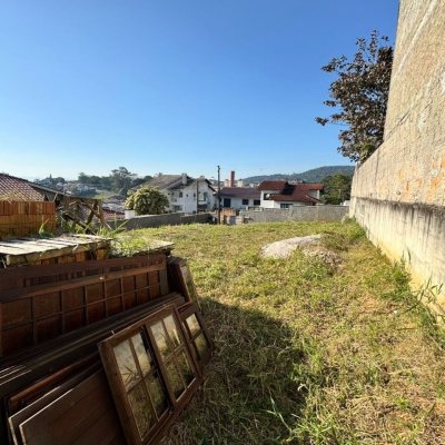 Terrenos Residenciais com 360m², no bairro Real Parque em São José