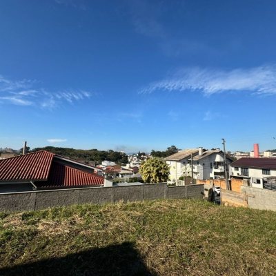 Terrenos Residenciais com 360m², no bairro Real Parque em São José