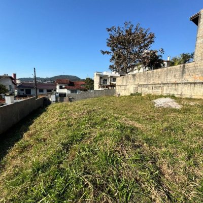 Terrenos Residenciais com 360m², no bairro Real Parque em São José