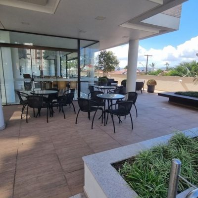 Apartamentos com 91m², 3 quartos, 1 suíte, 2 garagens, no bairro Balneário em Florianópolis