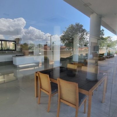 Apartamentos com 91m², 3 quartos, 1 suíte, 2 garagens, no bairro Balneário em Florianópolis