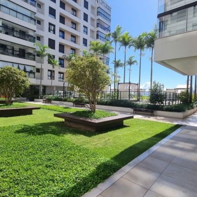 Apartamentos com 91m², 3 quartos, 1 suíte, 2 garagens, no bairro Balneário em Florianópolis