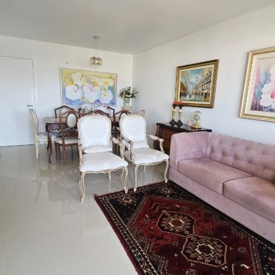 Apartamentos com 91m², 3 quartos, 1 suíte, 2 garagens, no bairro Balneário em Florianópolis