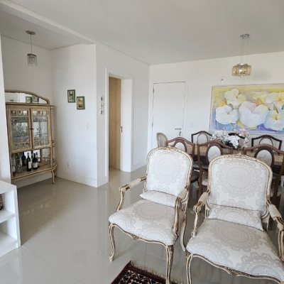 Apartamentos com 91m², 3 quartos, 1 suíte, 2 garagens, no bairro Balneário em Florianópolis