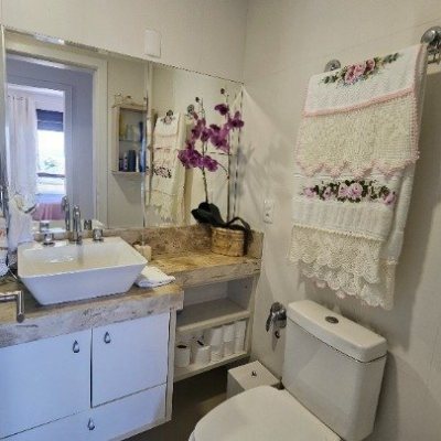 Apartamentos com 91m², 3 quartos, 1 suíte, 2 garagens, no bairro Balneário em Florianópolis