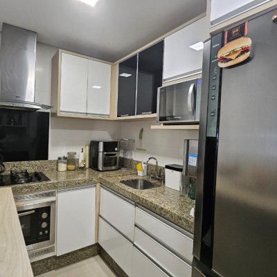 Apartamentos com 91m², 3 quartos, 1 suíte, 2 garagens, no bairro Balneário em Florianópolis