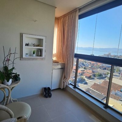 Apartamentos com 91m², 3 quartos, 1 suíte, 2 garagens, no bairro Balneário em Florianópolis