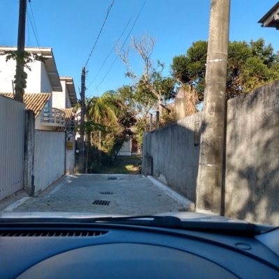 Casa Residencial com 131m², 2 quartos, 1 suíte, 2 garagens, no bairro São João Do Rio Vermelho em Florianópolis