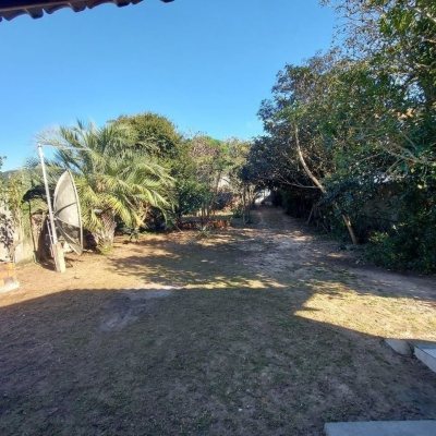 Casa Residencial com 131m², 2 quartos, 1 suíte, 2 garagens, no bairro São João Do Rio Vermelho em Florianópolis