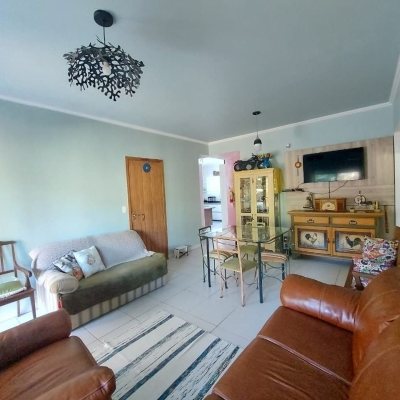 Casa Residencial com 131m², 2 quartos, 1 suíte, 2 garagens, no bairro São João Do Rio Vermelho em Florianópolis