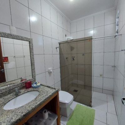 Casa Residencial com 131m², 2 quartos, 1 suíte, 2 garagens, no bairro São João Do Rio Vermelho em Florianópolis