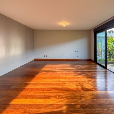 Casa Residencial com 607m², 4 quartos, 4 suítes, 6 garagens, no bairro Lagoa Da Conceição em Florianópolis