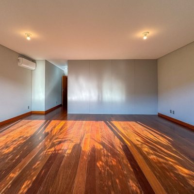 Casa Residencial com 607m², 4 quartos, 4 suítes, 6 garagens, no bairro Lagoa Da Conceição em Florianópolis