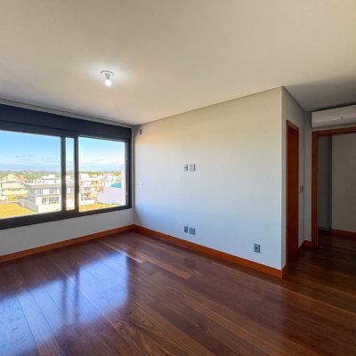 Casa Residencial com 607m², 4 quartos, 4 suítes, 6 garagens, no bairro Lagoa Da Conceição em Florianópolis