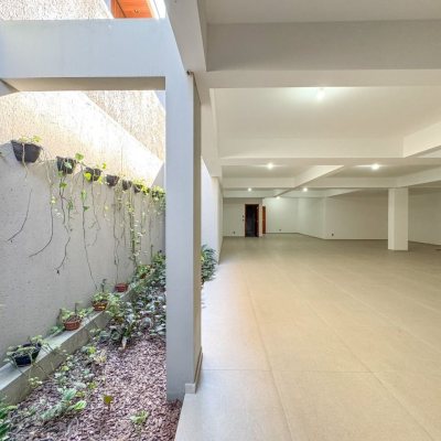 Casa Residencial com 607m², 4 quartos, 4 suítes, 6 garagens, no bairro Lagoa Da Conceição em Florianópolis