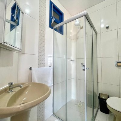 Pousada com 642m², 13 quartos, 13 suítes, 11 garagens, no bairro Ingleses em Florianópolis