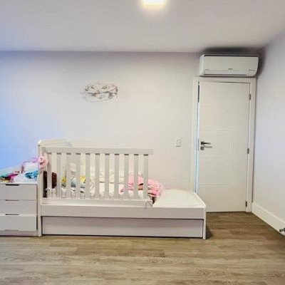 Casa Residencial com 285m², 4 quartos, 2 suítes, 2 garagens, no bairro Trindade em Florianópolis