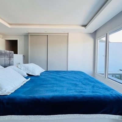 Casa Residencial com 285m², 4 quartos, 2 suítes, 2 garagens, no bairro Trindade em Florianópolis