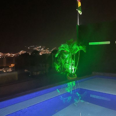 Casa Residencial com 285m², 4 quartos, 2 suítes, 2 garagens, no bairro Trindade em Florianópolis